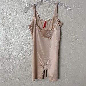Spanx Open-Bust Mid-Thigh Bodysuit Champagne Women’s Size XL